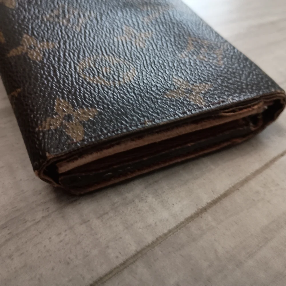 Authentic Louis Vuitton Monogram Porte-Monnaie Tresor Wallet
